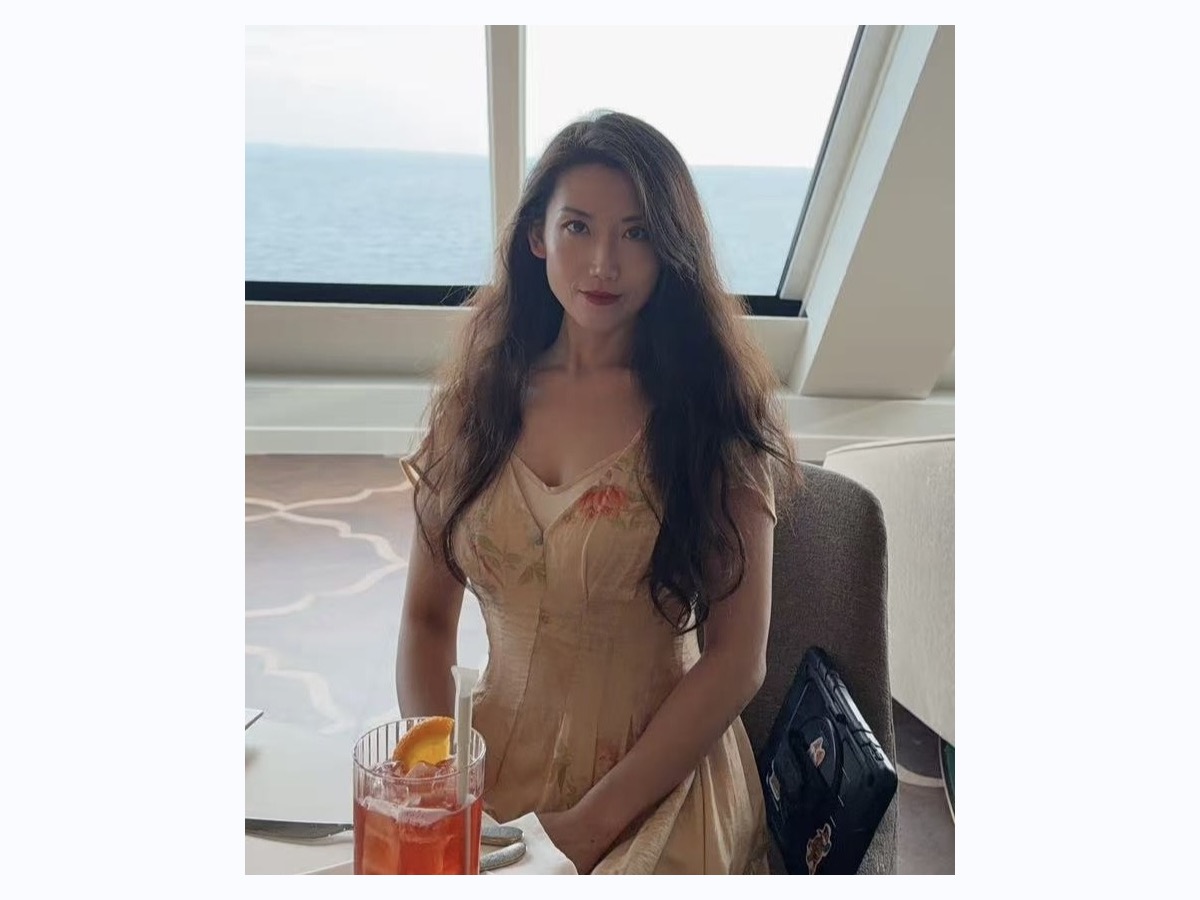 Crystal Z., Asia Sourcing Director